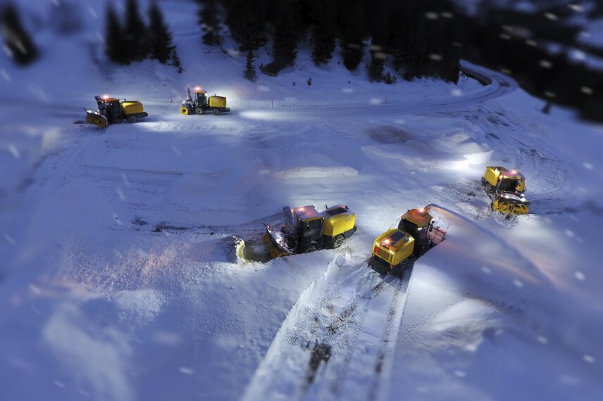 Snow removal machines | Supra 4002/5002 | Aebi Schmidt Group